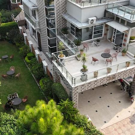Canadian Inn Islamabad Exteriör bild