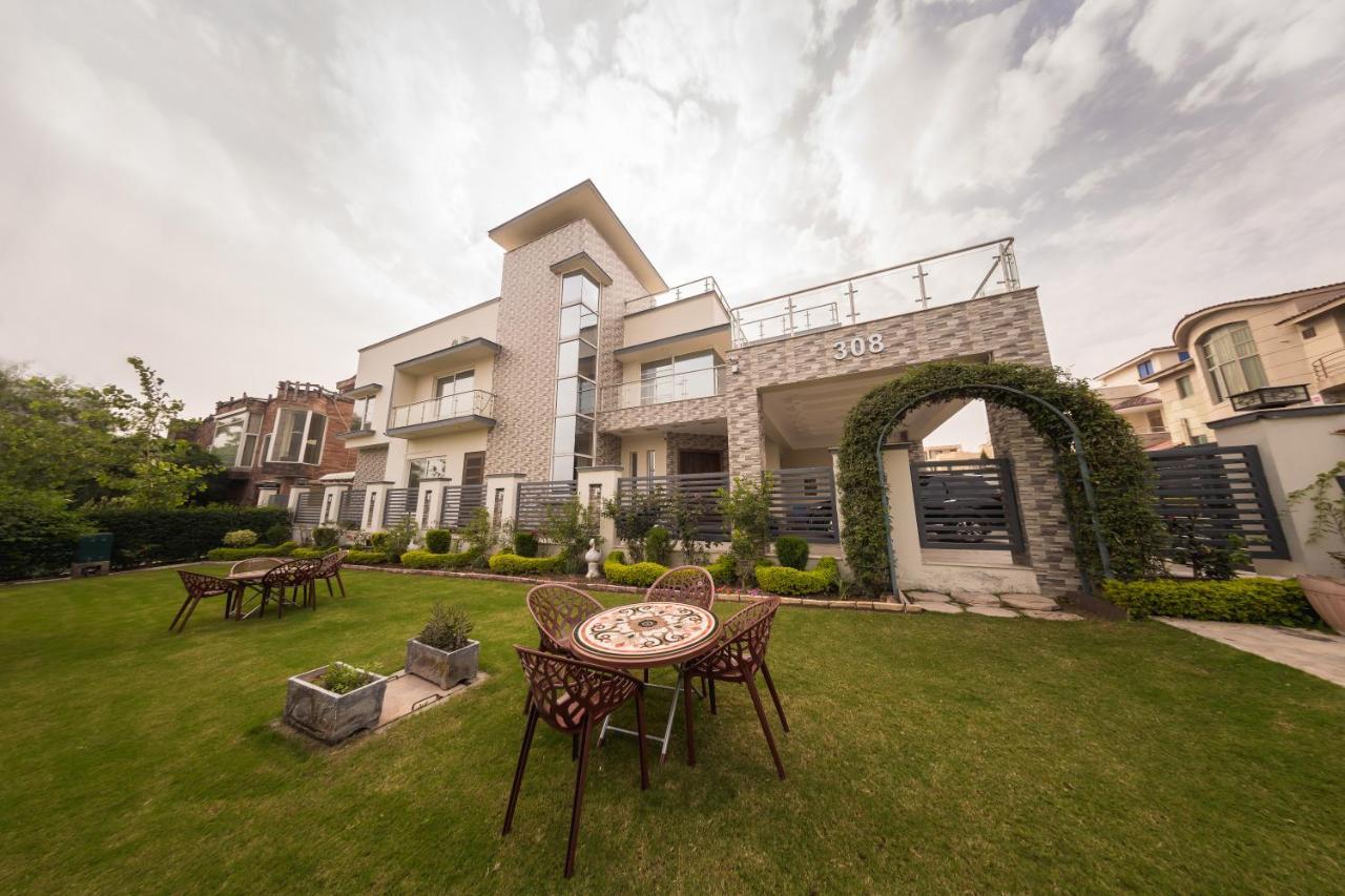 Canadian Inn Islamabad Exteriör bild
