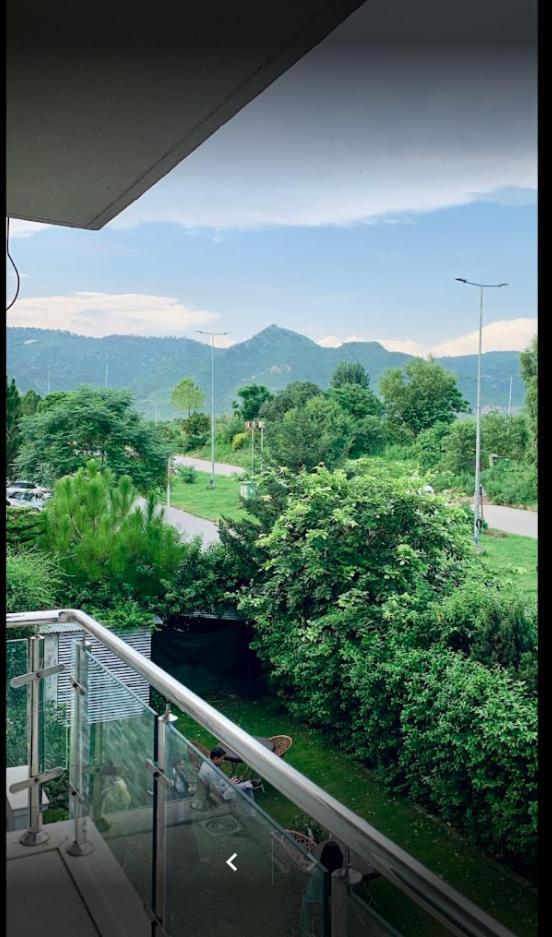 Canadian Inn Islamabad Exteriör bild