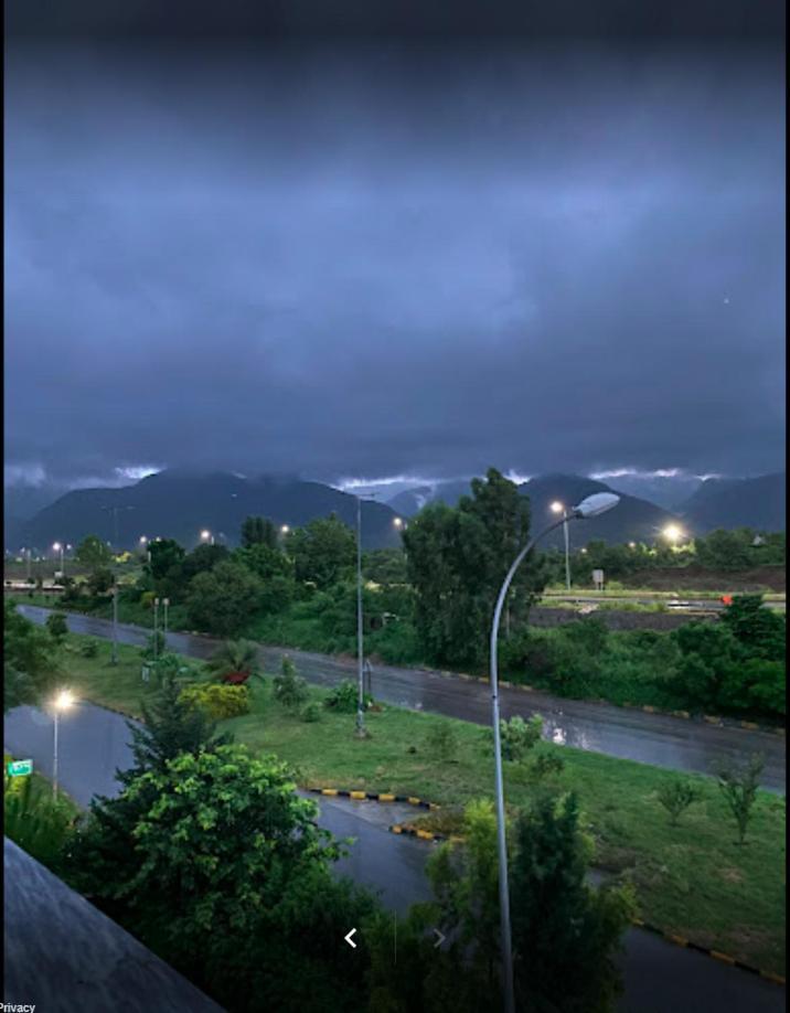 Canadian Inn Islamabad Exteriör bild